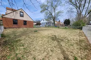 8687 Belhaven Dr, Saint John, MO 63114 - Photo 25