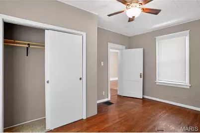 9007 Forest Avenue, Saint Louis, MO 63114 - Photo 13