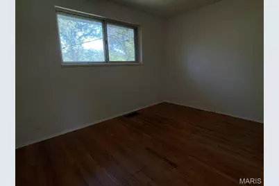 10264 Dacey Drive, Dellwood, MO 63136 - Photo 7