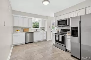 9211 Old Bonhomme Rd, Olivette, MO 63132 - Photo 9