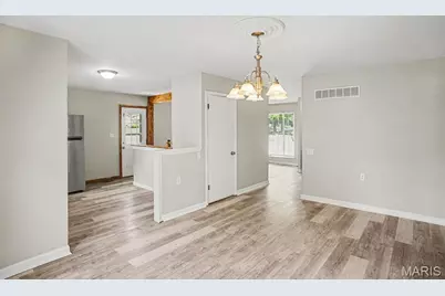 2737 Essex Street, Saint Charles, MO 63301 - Photo 5