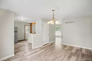 2737 Essex St, Saint Charles, MO 63301 - Photo 5