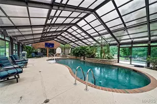 10700 Starhill Dr, Saint Louis, MO 63128 - Photo 49