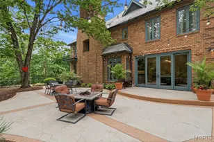 10700 Starhill Dr, Saint Louis, MO 63128 - Photo 9