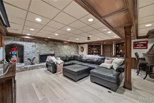 10700 Starhill Dr, Saint Louis, MO 63128 - Photo 31