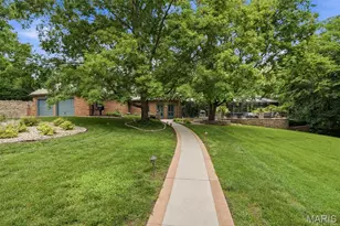 10700 Starhill Dr, Saint Louis, MO 63128 - Photo 45