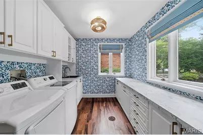 10700 Starhill Drive, Saint Louis, MO 63128 - Photo 17