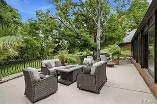10700 Starhill Dr, Saint Louis, MO 63128 - Photo 59
