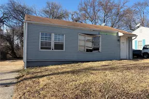 317 Mueller Ave, Ferguson, MO 63135 - Photo 1