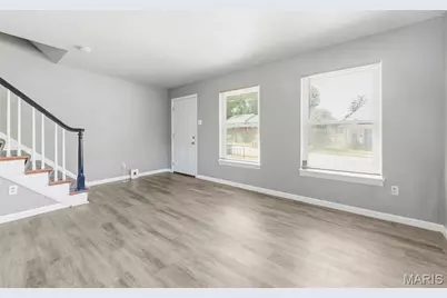 1001 Pine Street, Saint Charles, MO 63301 - Photo 3