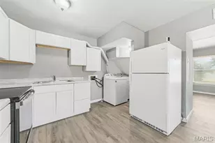 1001 Pine St, Saint Charles, MO 63301 - Photo 9