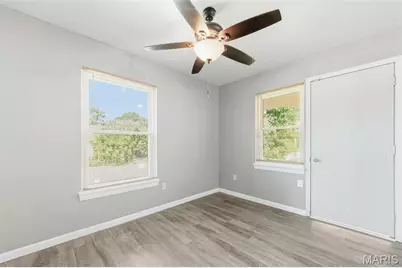 1001 Pine Street, Saint Charles, MO 63301 - Photo 13