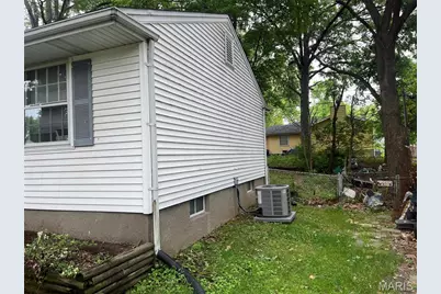 1534 Comet Drive, Saint Louis, MO 63137 - Photo 3