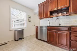 287 Glen Valley Dr, Chesterfield, MO 63017 - Photo 9