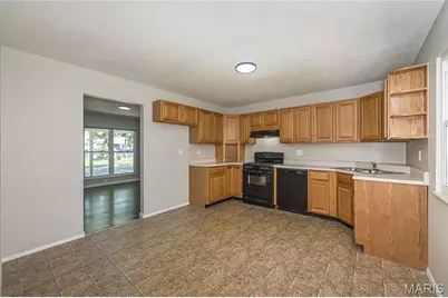 11848 Foxwood Drive, Maryland Heights, MO 63043 - Photo 9