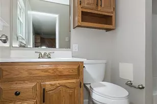 11848 Foxwood Dr, Maryland Heights, MO 63043 - Photo 13