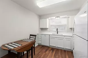 1926 Hunting Lake Ct, Saint Louis, MO 63122 - Photo 5