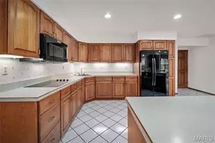 11700 Bayfield Ln, Saint Louis, MO 63128 - Photo 11