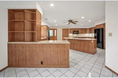 11700 Bayfield Lane, Saint Louis, MO 63128 - Photo 15
