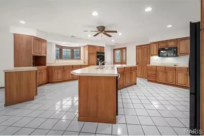 11700 Bayfield Lane, Saint Louis, MO 63128 - Photo 7