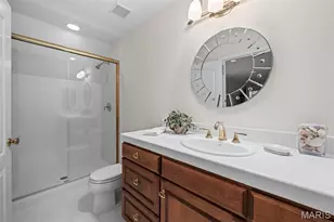 760 Kent Rd, Ladue, MO 63124 - Photo 45