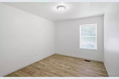 10236 Earl Drive, Saint Louis, MO 63136 - Photo 13