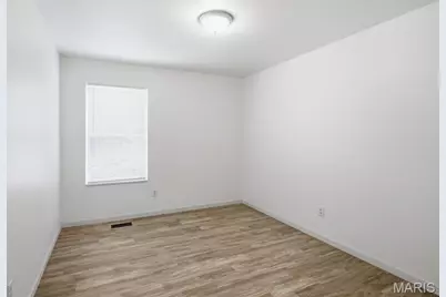 10236 Earl Drive, Saint Louis, MO 63136 - Photo 11