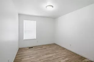 10236 Earl Dr, Saint Louis, MO 63136 - Photo 11