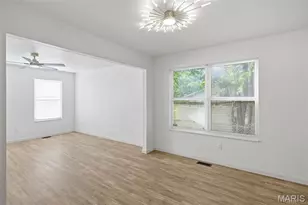 10236 Earl Dr, Saint Louis, MO 63136 - Photo 7