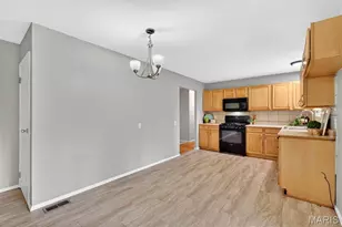1276 Springhurst Dr, Florissant, MO 63031 - Photo 11