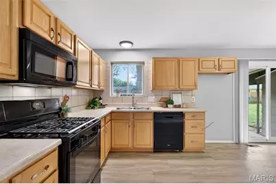 1276 Springhurst Drive, Florissant, MO 63031 - Photo 7