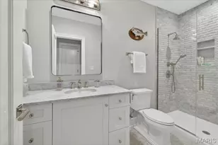 136 N Brentwood Blvd, Clayton, MO 63105 - Photo 39