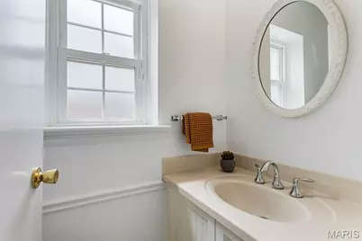 8562 Colonial Lane, Ladue, MO 63124 - Photo 29