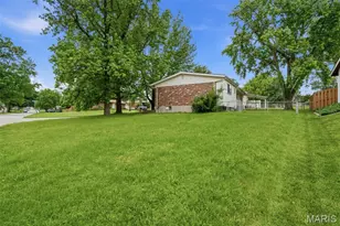 2701 Woodbury Dr, Mehlville, MO 63125 - Photo 31