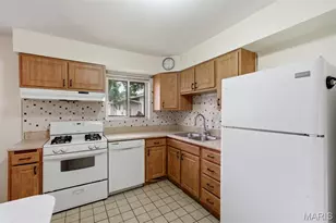 2701 Woodbury Dr, Mehlville, MO 63125 - Photo 9