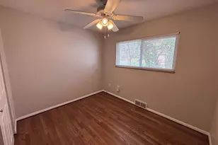 8634 Burton Ave, Saint Louis, MO 63114 - Photo 7