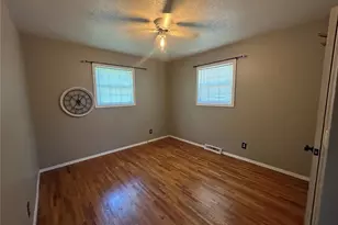 2011 Woodland Rd, Poplar Bluff, MO 63901 - Photo 9