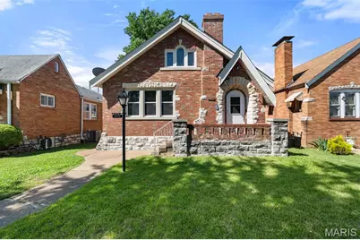 4320 Toenges Avenue, Saint Louis, MO 63116 - Photo 1