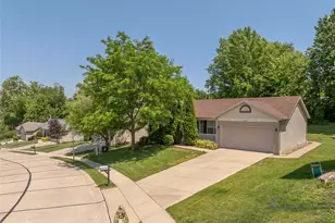 464 Fall River Ln, Saint Charles, MO 63304 - Photo 23