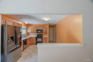 464 Fall River Ln, Saint Charles, MO 63304 - Photo 5