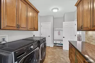 16354 Champion Dr, Chesterfield, MO 63005 - Photo 17