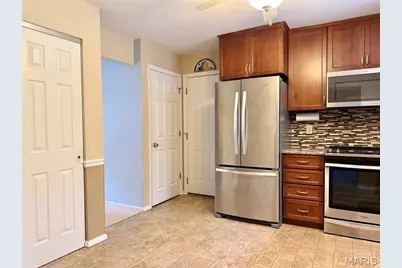 660 Hunters Ridge Drive, Ferguson, MO 63135 - Photo 7