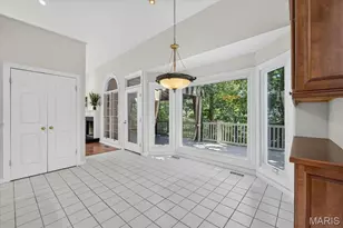 16557 Baxter Forest Ridge Dr, Chesterfield, MO 63005 - Photo 17
