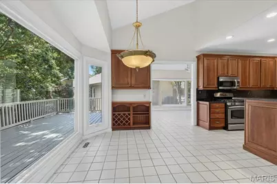 16557 Baxter Forest Ridge Drive, Chesterfield, MO 63005 - Photo 19