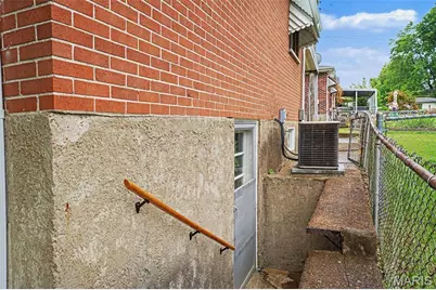 701 Avenue H, Saint Louis, MO 63125 - Photo 23