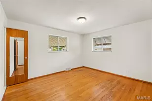 701 Ave H, Saint Louis, MO 63125 - Photo 17