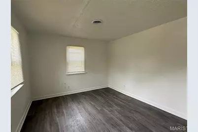 470 Mueller Avenue, Saint Louis, MO 63135 - Photo 3