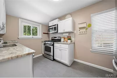 9722 Greenwood Terrace, Saint Louis, MO 63119 - Photo 13