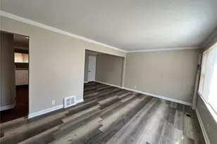 10518 Ewell Dr, Saint Louis, MO 63137 - Photo 3