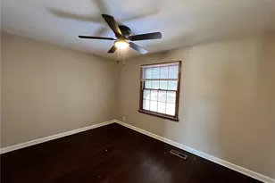 10518 Ewell Dr, Saint Louis, MO 63137 - Photo 13